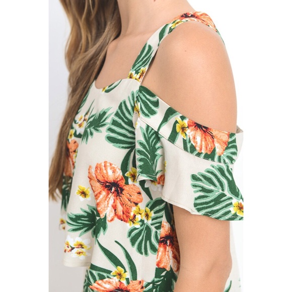 off Shoulder top ❤️ - Picture 2 of 3